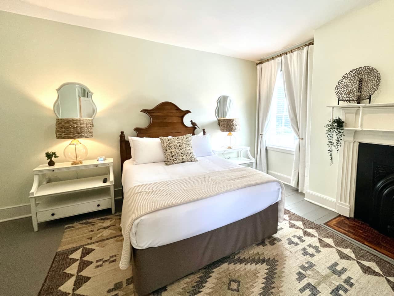 The Willis James Honey Creek Room 1