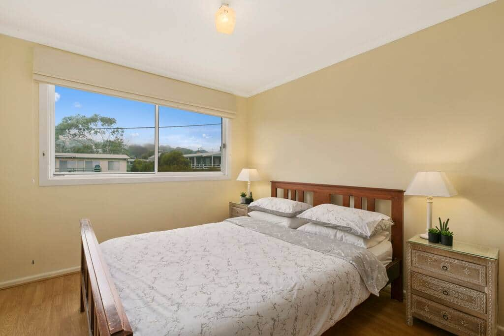 Queen bedroom - south wing