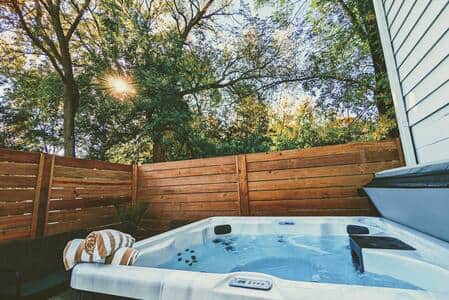 Hot Tub - Seats 7 (available year round)