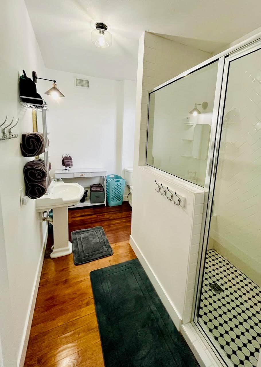 2nd Floor Bathroom