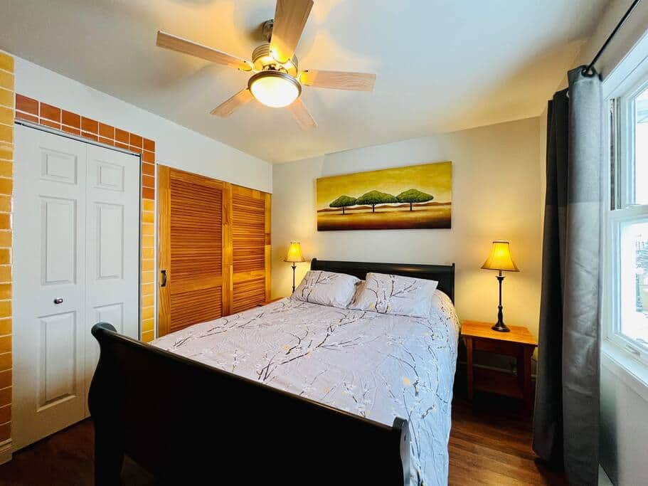 Room #1 with 1 queen bed