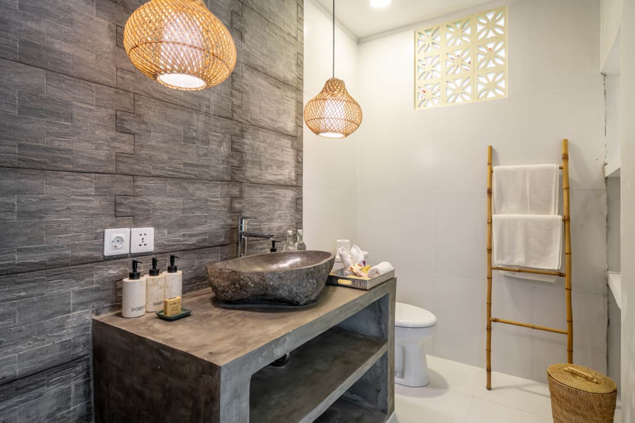 Private Adjoining bathroom