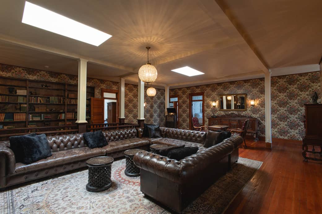 1880union interior 140