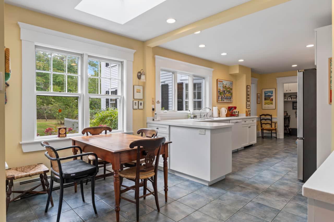 Eat in kitchen