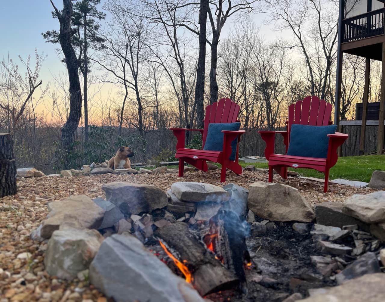 Firepit with chairs & swing