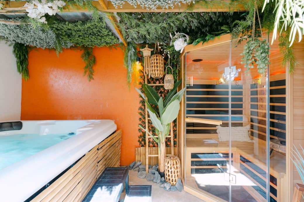 Espace bien être - Jacuzzi et Sauna Espace bien être - Jacuzzi et Sauna