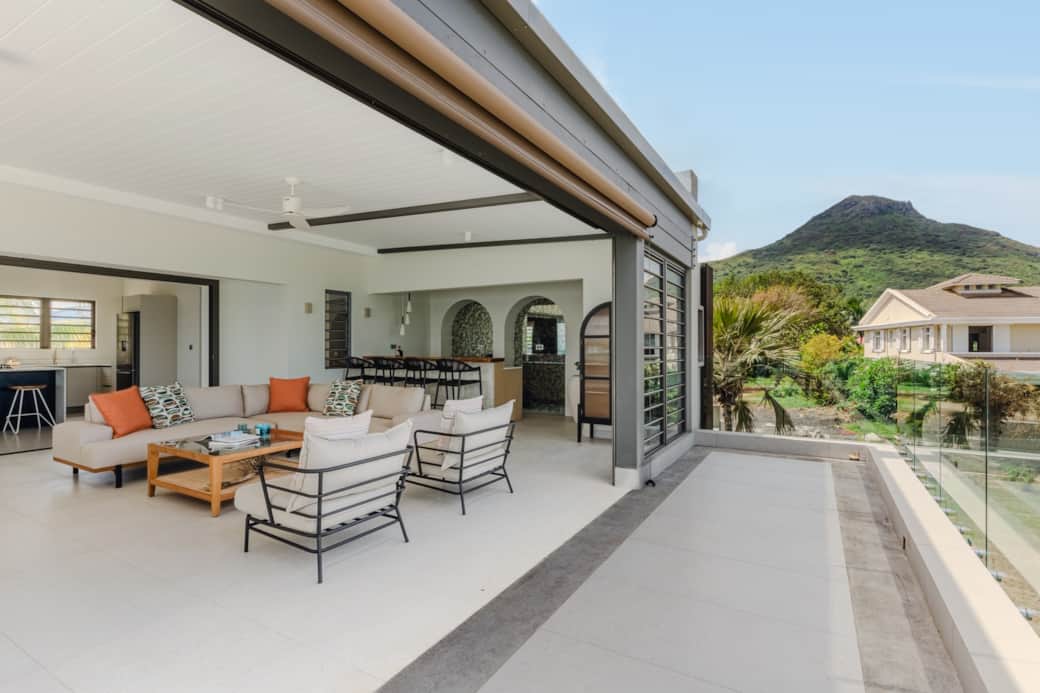 Terrace with Mountain view