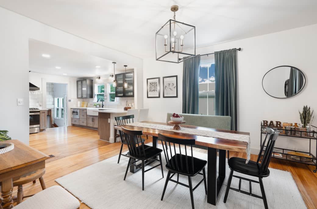 Open dining concept w/ Kitchen.  Counter peninsula is perfect for entertaining Open dining concept w/ Kitchen.  Counter peninsula is perfect for entertaining