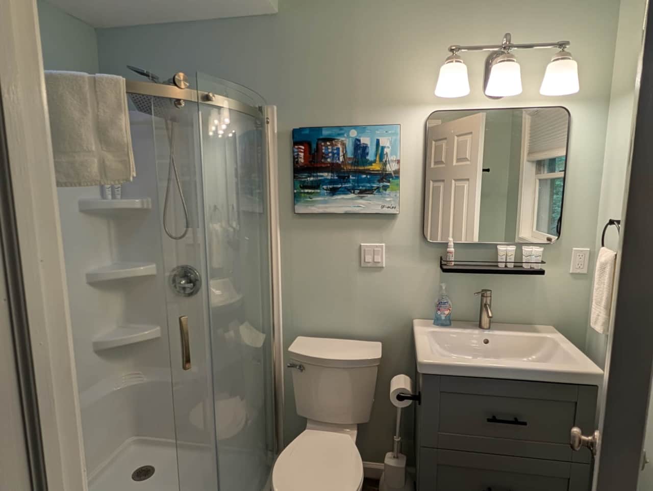 Captain's Quarters - Bathroom 1