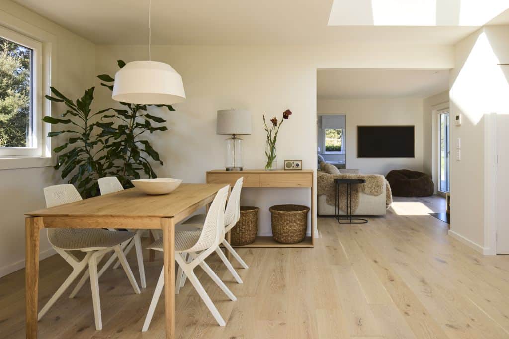 Dining area through to lounge