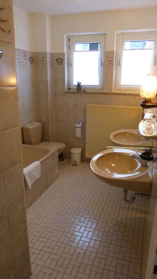 Badezimmer im Erdgeschoss Badezimmer im Erdgeschoss