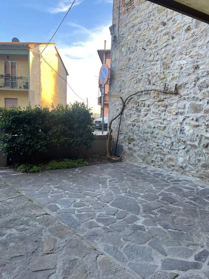 Parcheggio Gratuito • Ampio Appartamento