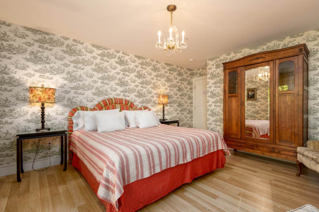 Pearl Room Pearl Room