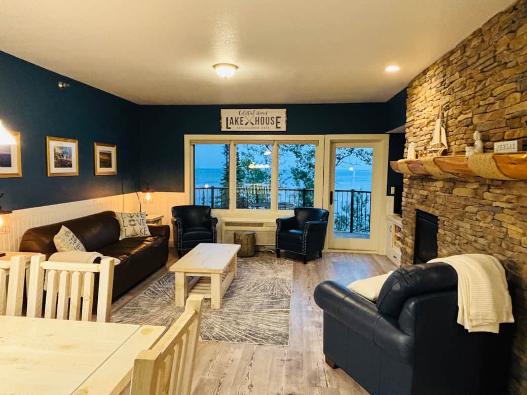 Cozy evenings overlooking Lake Superior 