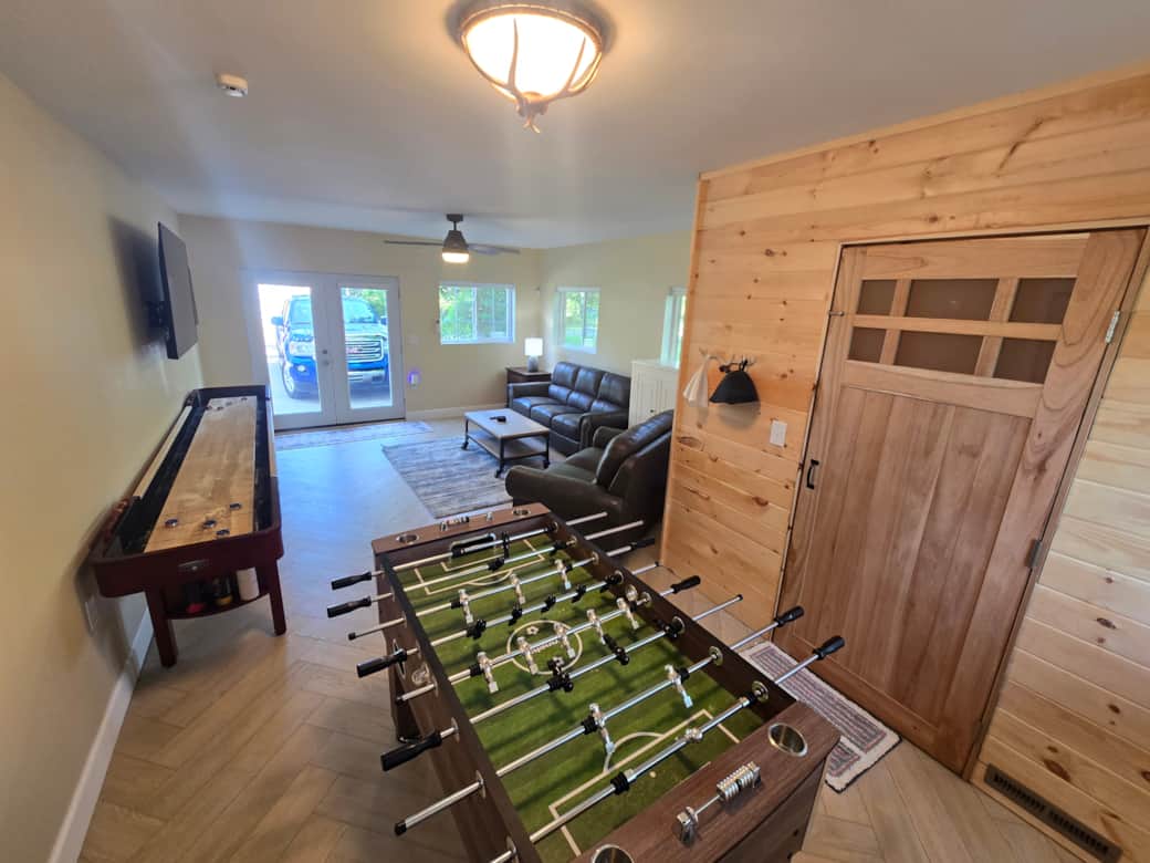 Game Room with Sauna