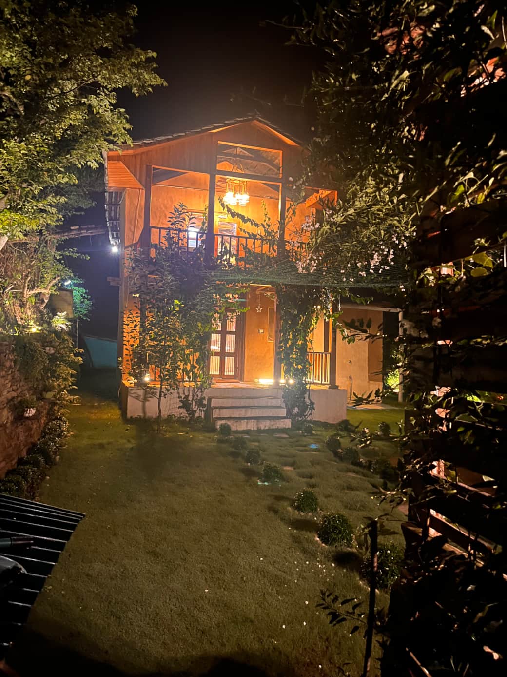 Matkandaa : a mud house Matkandaa : a mud house