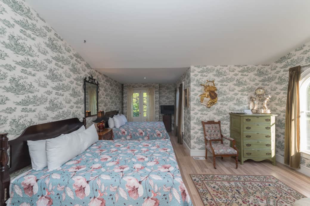 Rose Room Rose Room