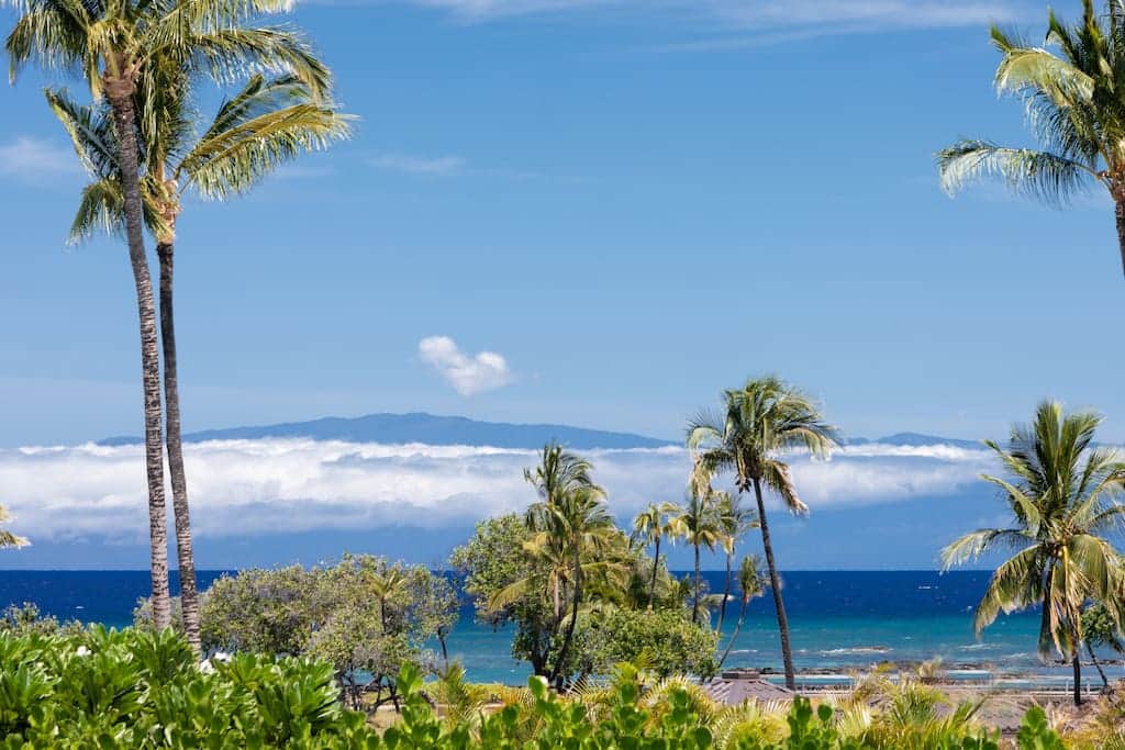 Stunning ocean views will add that special touch to your Hawaiian vacation memories.