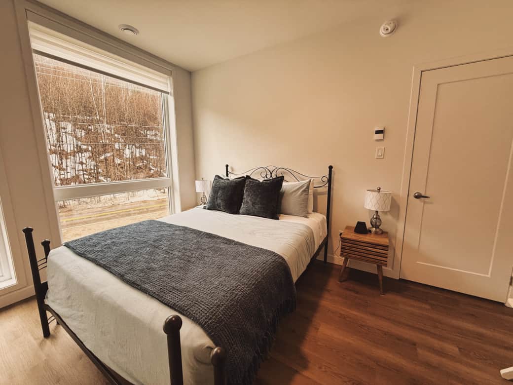 Chambre avec fenêtre