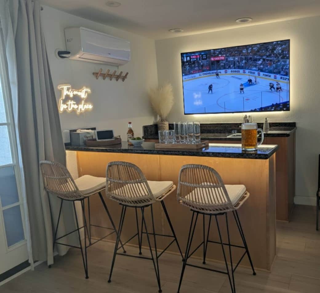 Your private bar, perfect for sports viewing