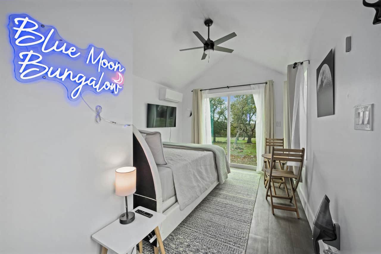 Charming Retreat: Bright room with serene views and inviting decor awaits your getaway!