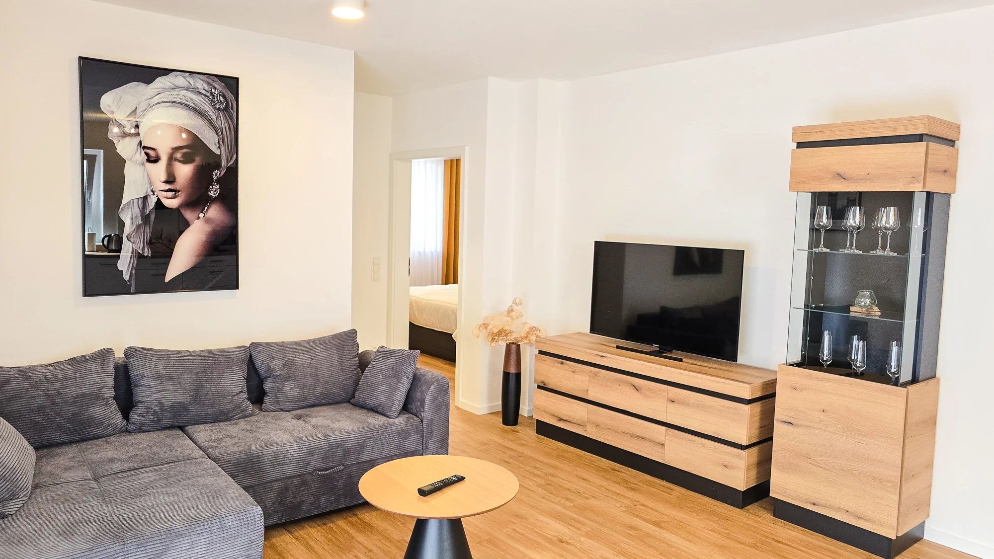 frensdorf-apartments-a1-wohnzimmer.png
