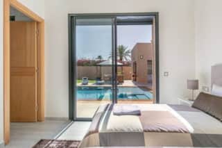 Villa Sanna, élégante avec piscine, jacuzzi & jeux — photo 26