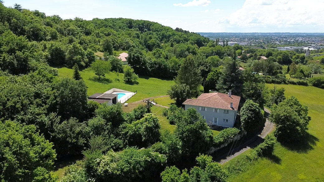 Vu d'ensemble de la propriété.
