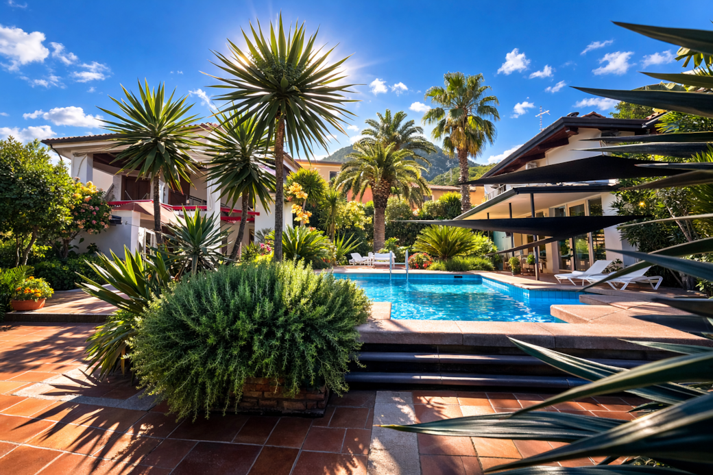 Vista Panoramica Giardino e Piscina 