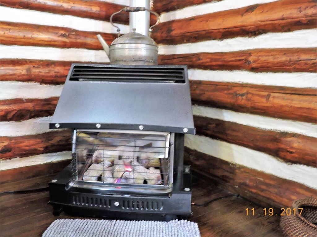 Cozy Fireplace for cold winters!