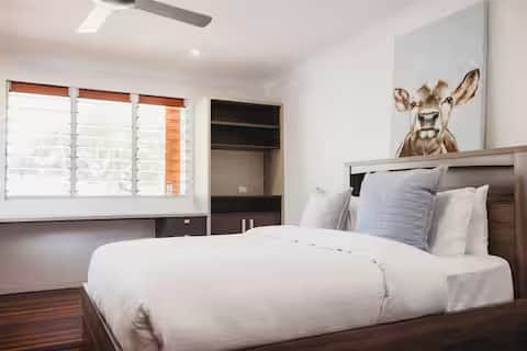 Downstairs queen bedroom Downstairs queen bedroom