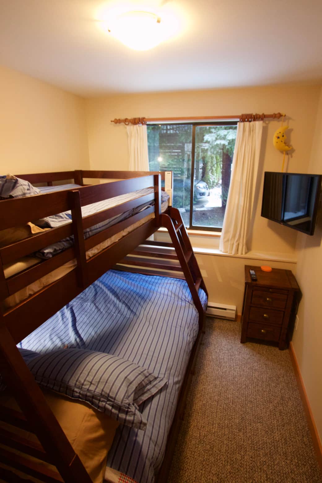 QUEEN BUNKS & IN ROOM SMART TV