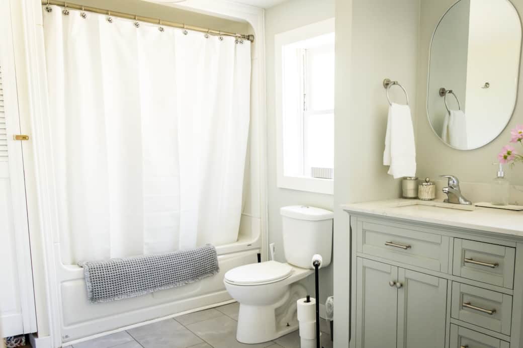 Brig & Bright Bathroom