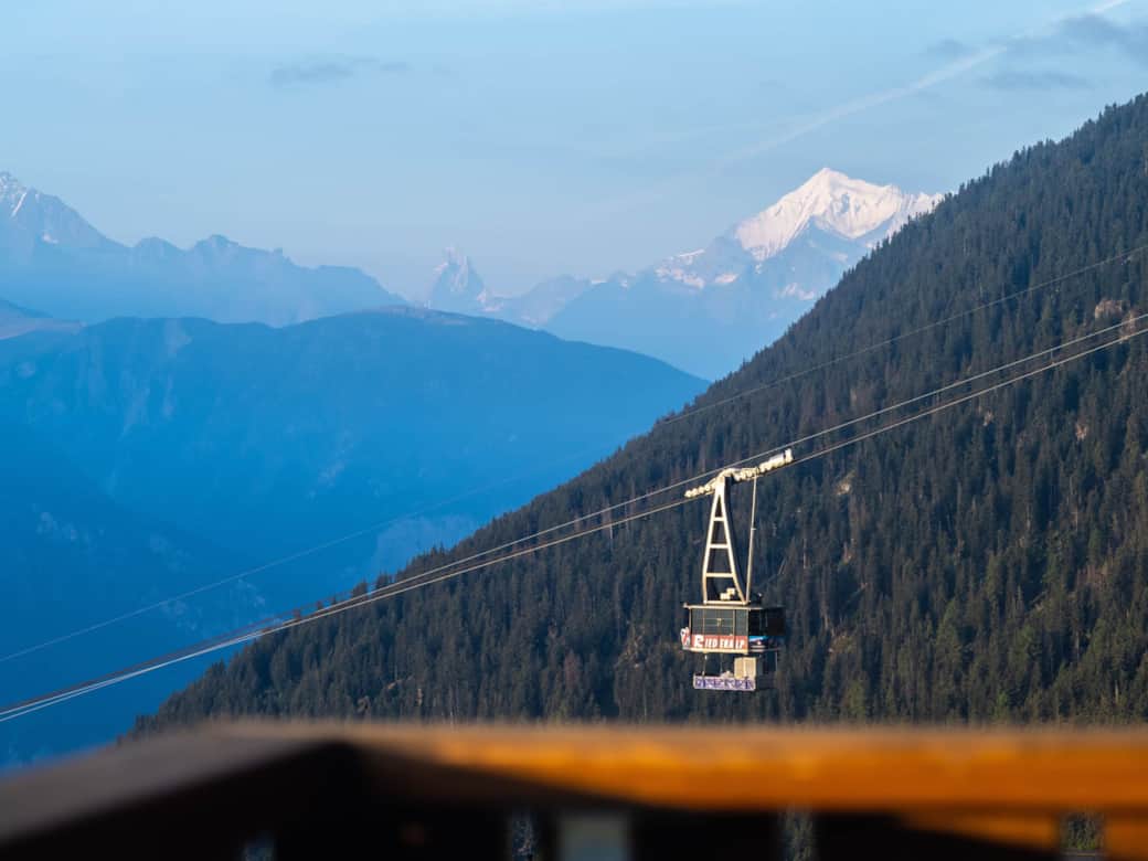 Blick vom Balkon nach Südwesten zum Matterhorn