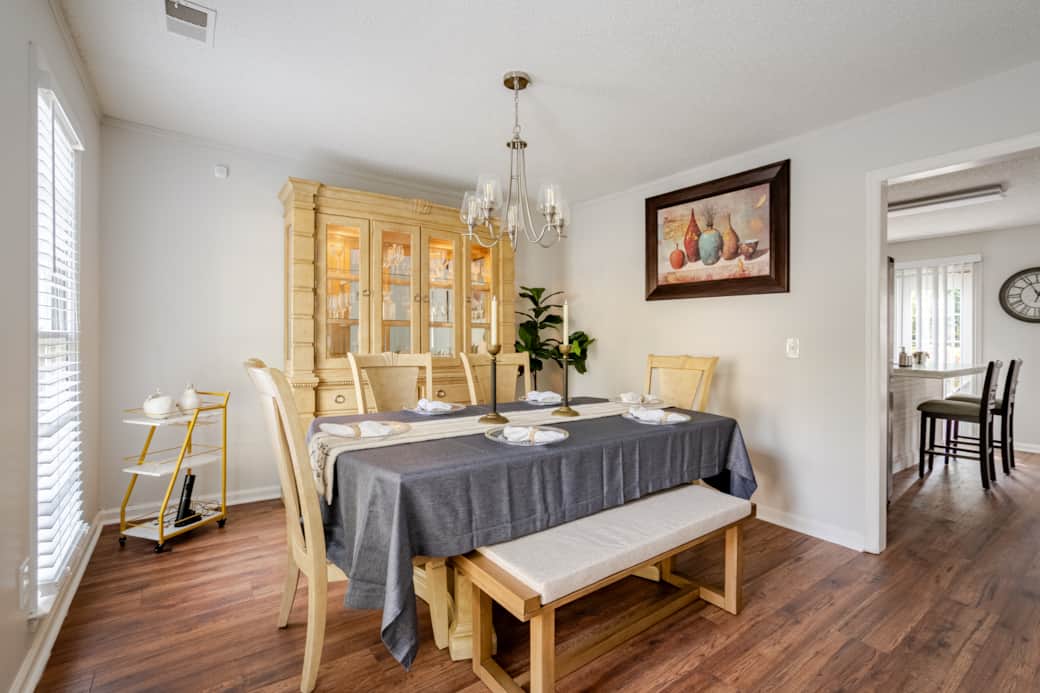 New photo dinning room 2