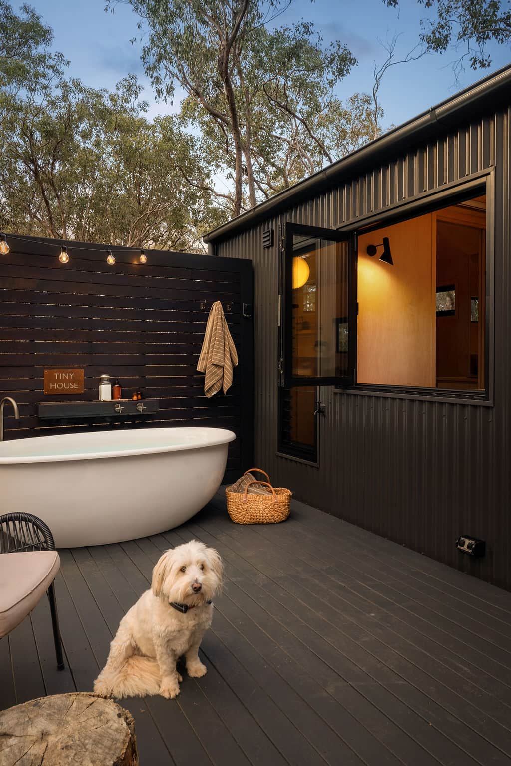 Outside bath in Tiny House