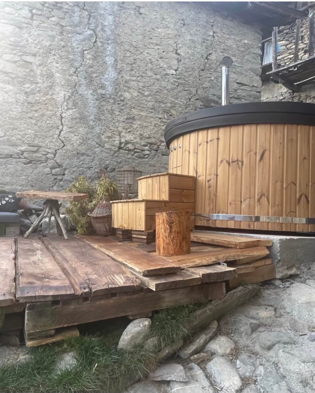 Hot tub