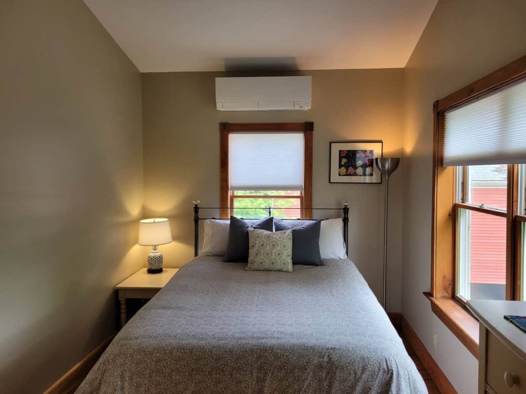Each bedroom includes independent cooling and heating control.