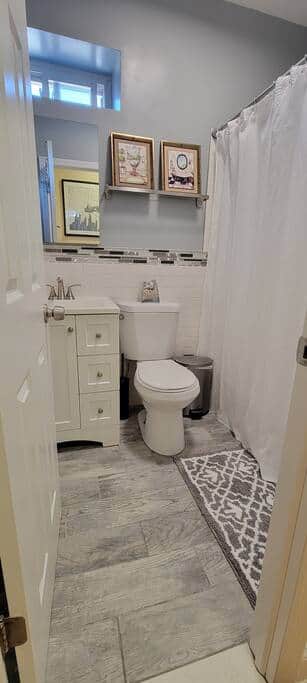 Full kitchen — extended-stay friendly