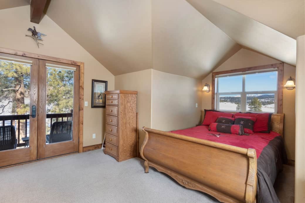 Cowboy-Themed Suite w/ Queen Bed, Private Bathroom, Secluded Outdoor Seating, 4K 43" TV, and Toddler Bed Cowboy-Themed Suite w/ Queen Bed, Private Bathroom, Secluded Outdoor Seating, 4K 43" TV, and Toddler Bed