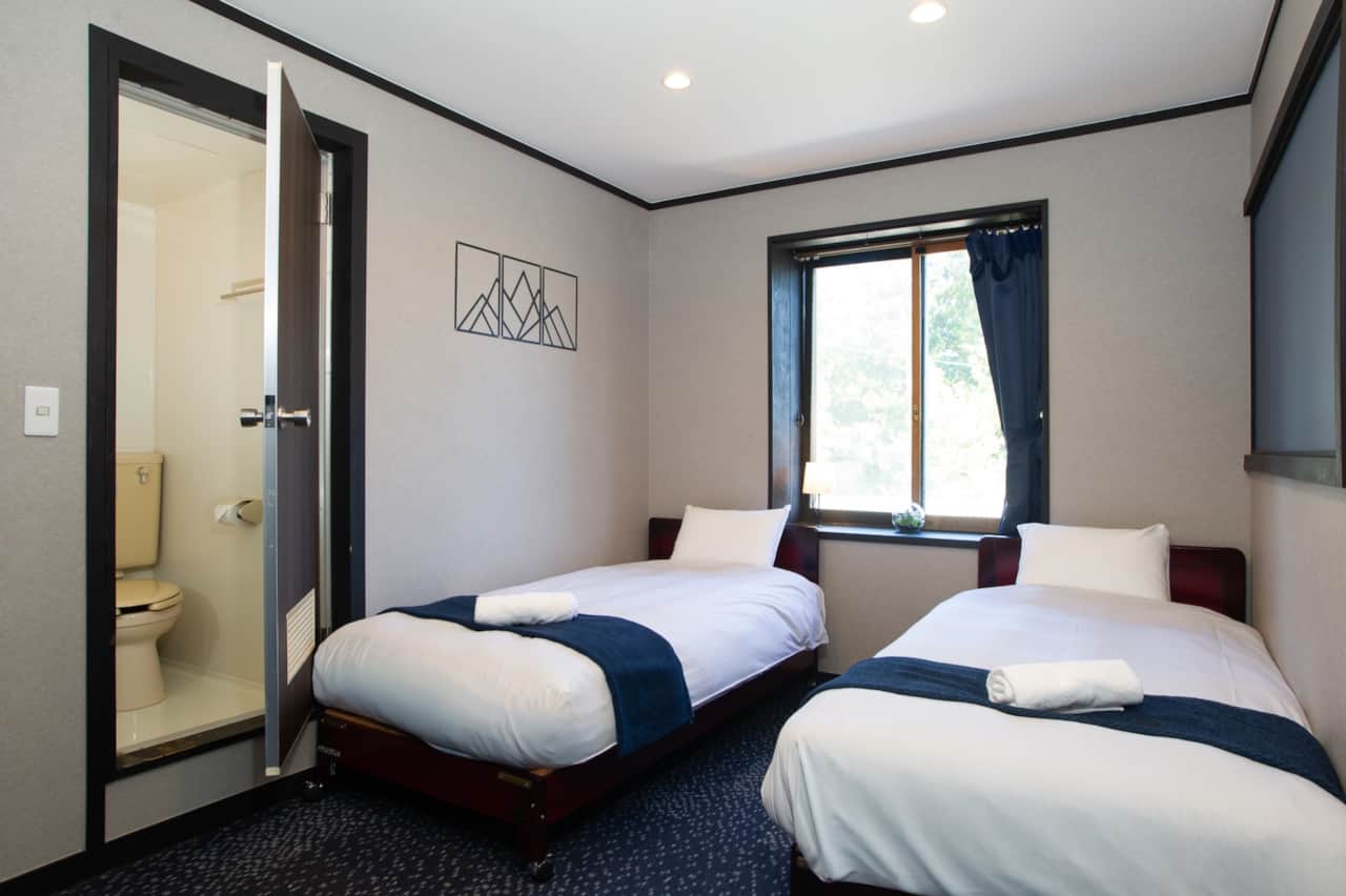 207 - Room 2 - Ensuite