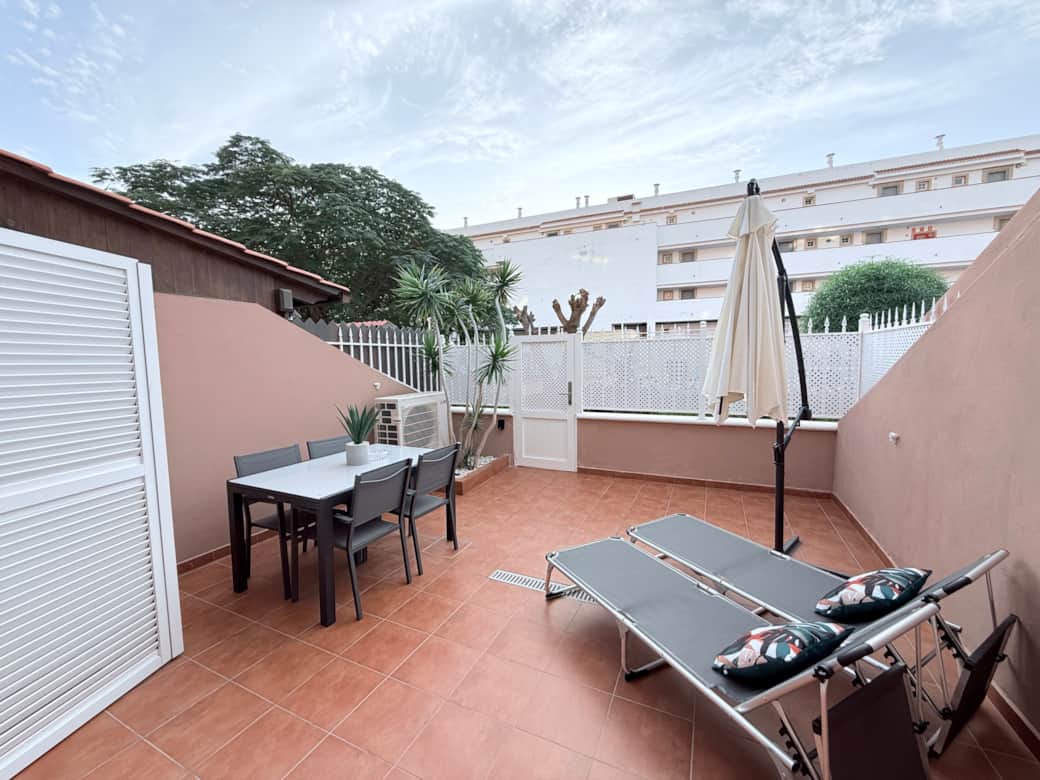 TERRACE (4) TERRACE (4)