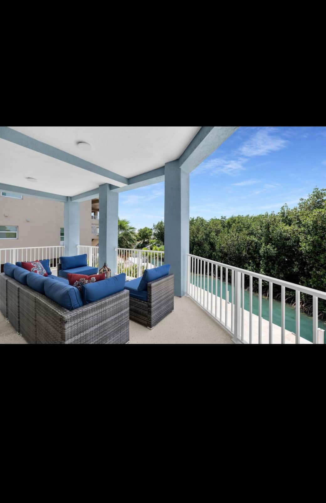 Middle level patio seating Middle level patio seating