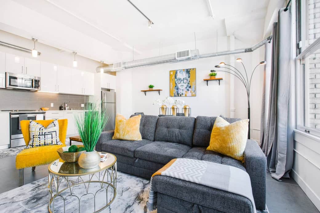 Airy space layout with a minimalist aesthetic, ensuring a clean and uncluttered atmosphere.
