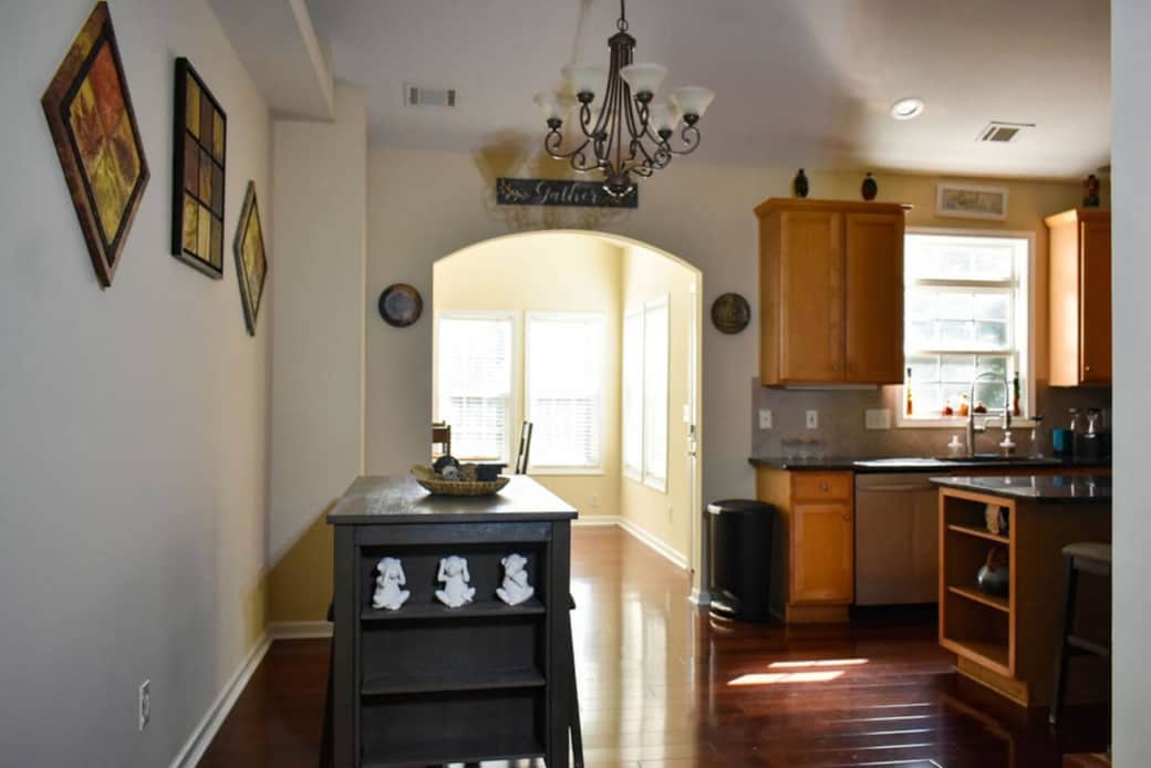 Kitchen/breakfast table