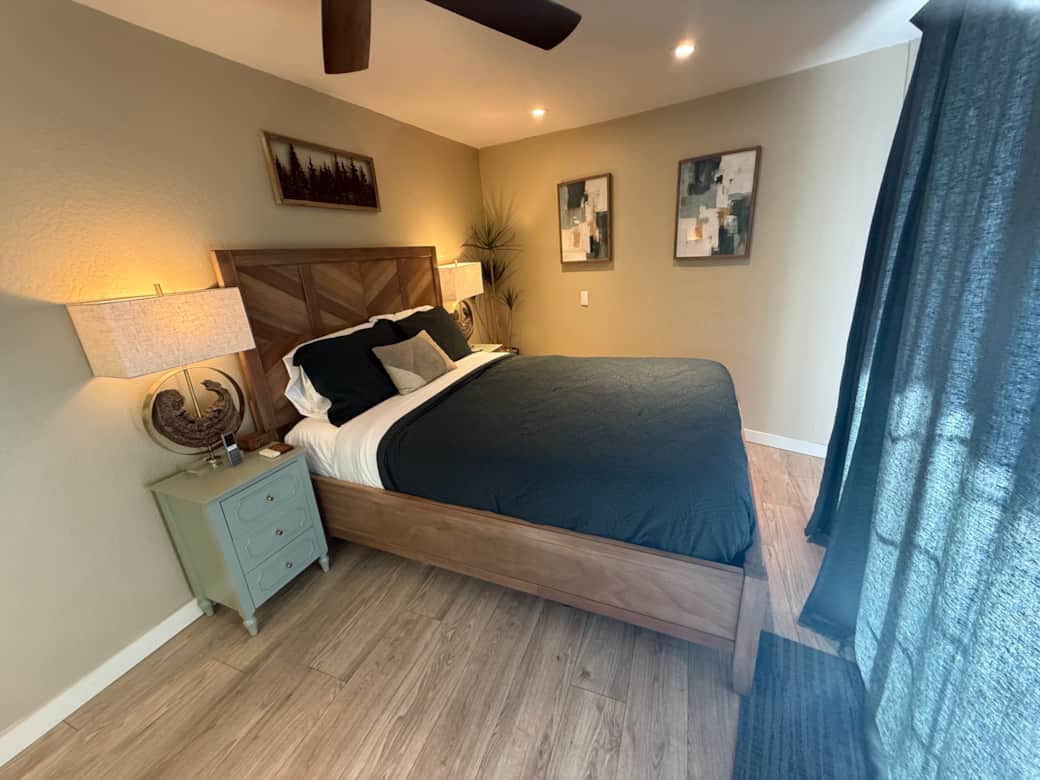 Bedroom w/ Sleep Number queen mattress