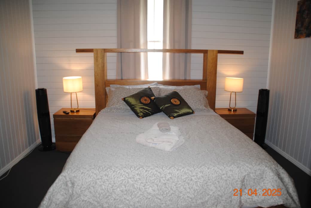 Bedroom 2 - King bed