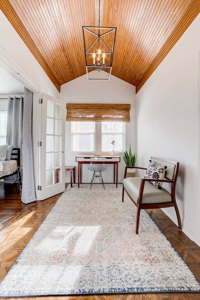Not only do you have plenty of natural light in the office but the overhead chandelier is dimmable too. You can customize it to suit your needs. Not only do you have plenty of natural light in the office but the overhead chandelier is dimmable too. You can customize it to suit your needs.