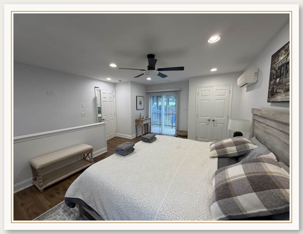 Bedroom - King Bedroom - King