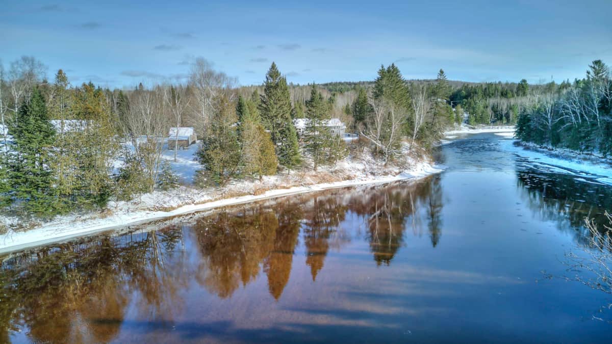 Calme belle rivière!
